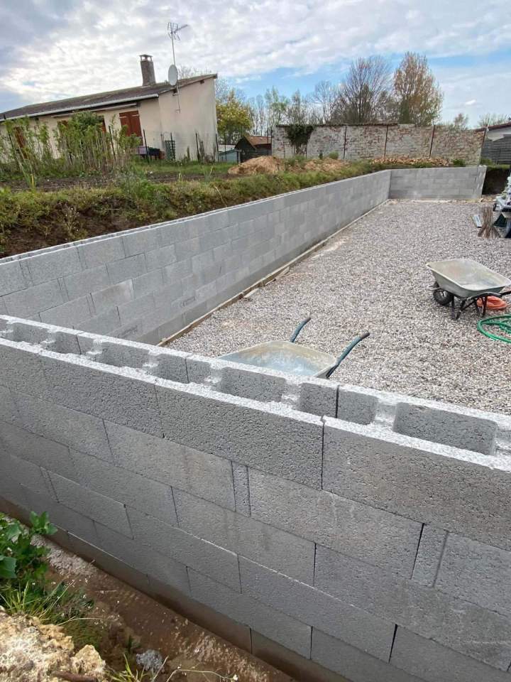 Mur parpaings près d'Abbeville