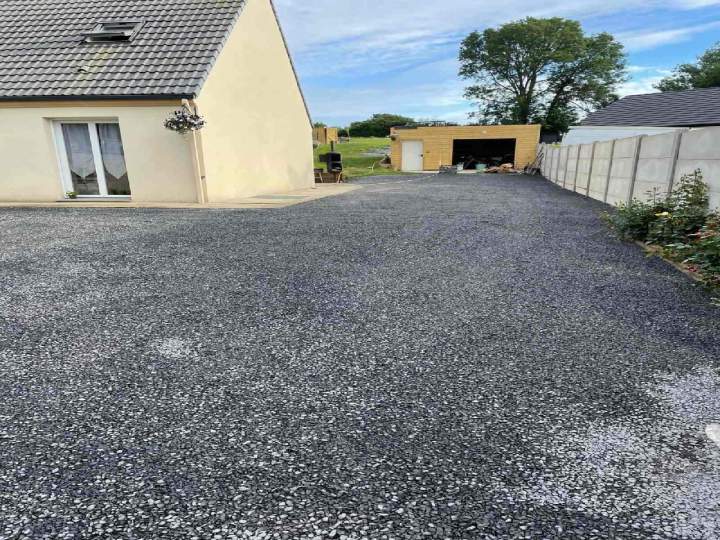 Aménagement extérieur par la création d'allée près d'Abbeville